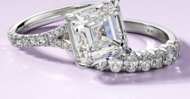 diamond engagment ring and wedding band