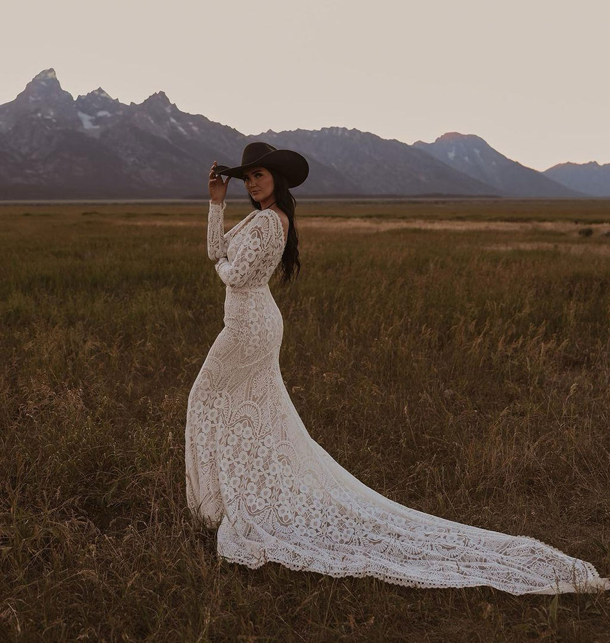 long sleeve lace wedding dresses